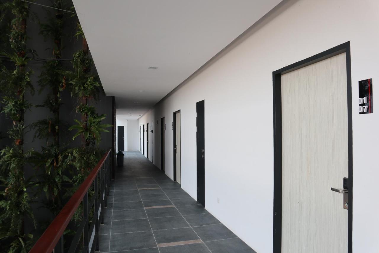 Roxy Sematan Villa & Townhouse エクステリア 写真