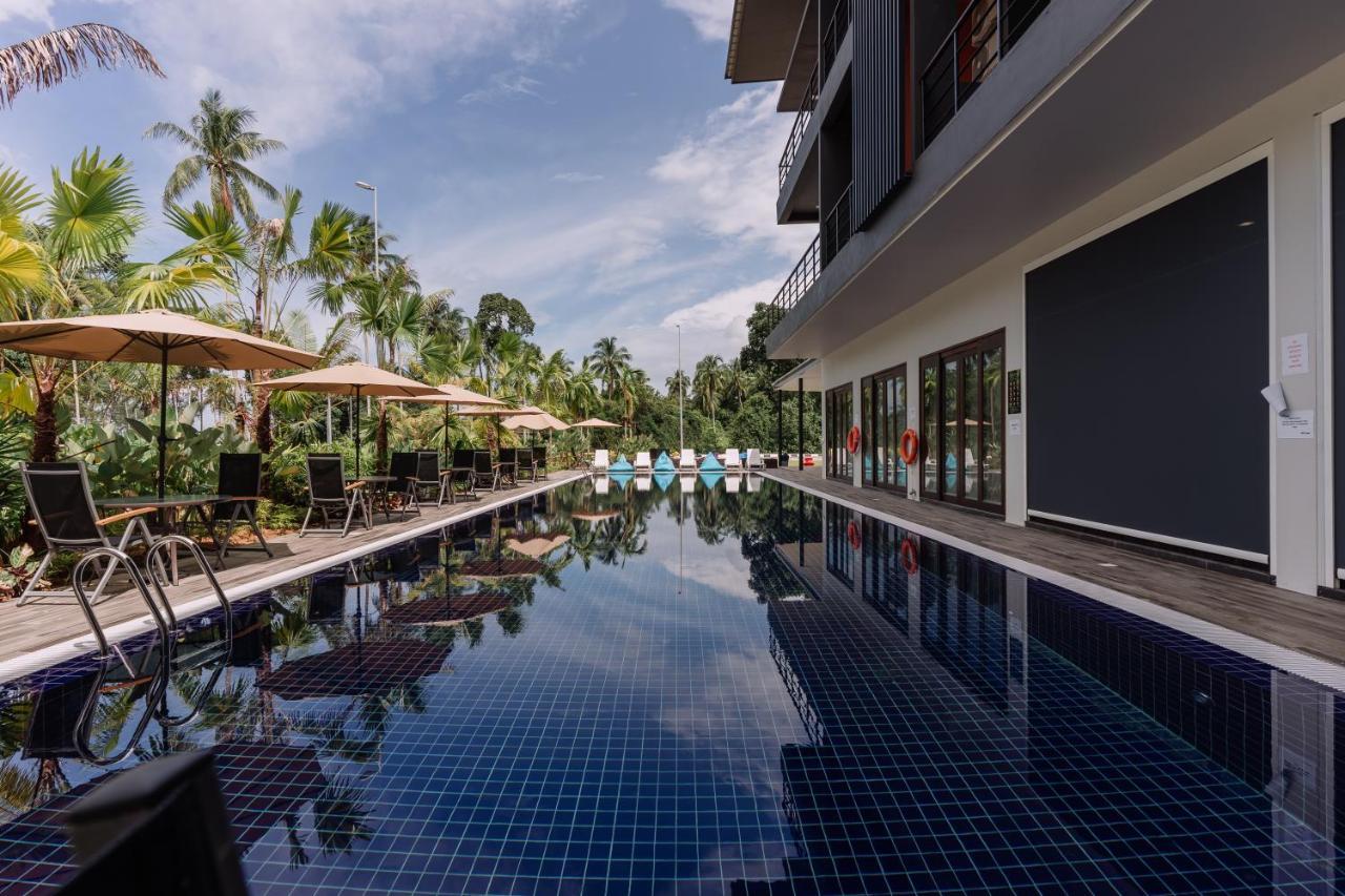 Roxy Sematan Villa & Townhouse エクステリア 写真