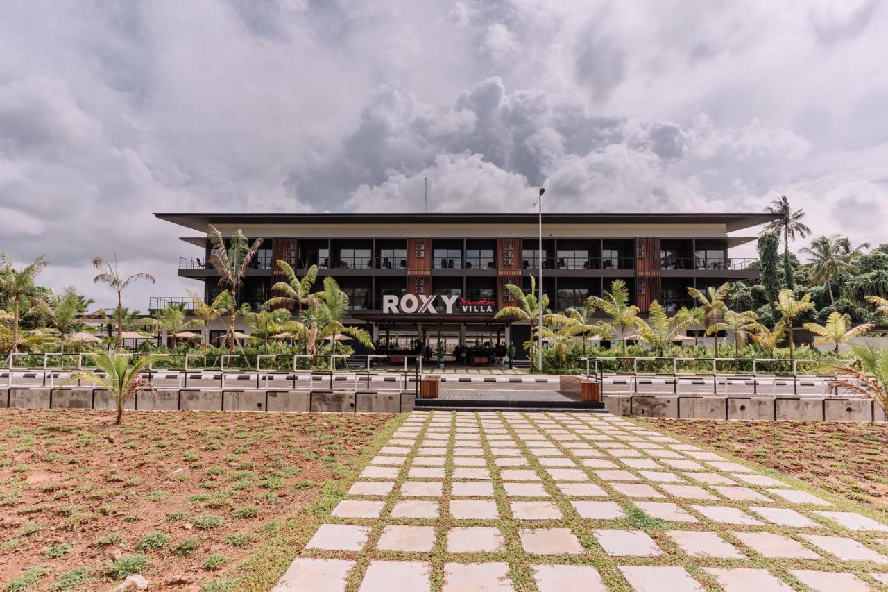 Roxy Sematan Villa & Townhouse エクステリア 写真