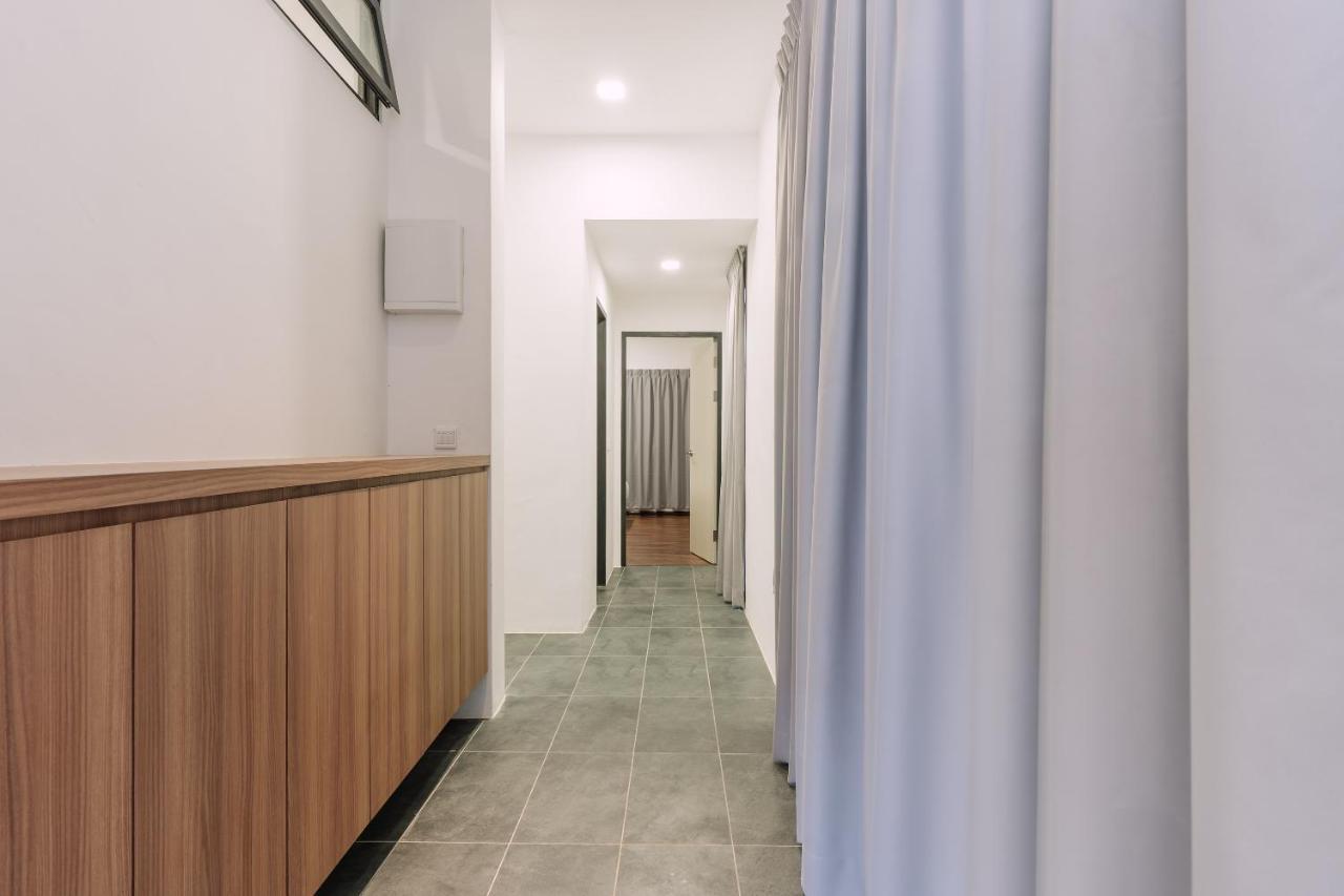 Roxy Sematan Villa & Townhouse エクステリア 写真
