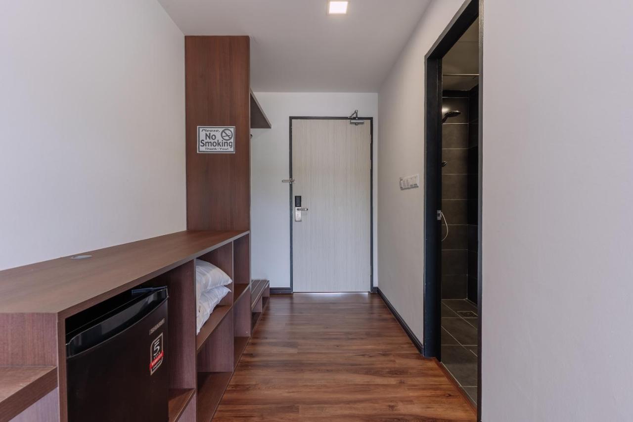 Roxy Sematan Villa & Townhouse エクステリア 写真