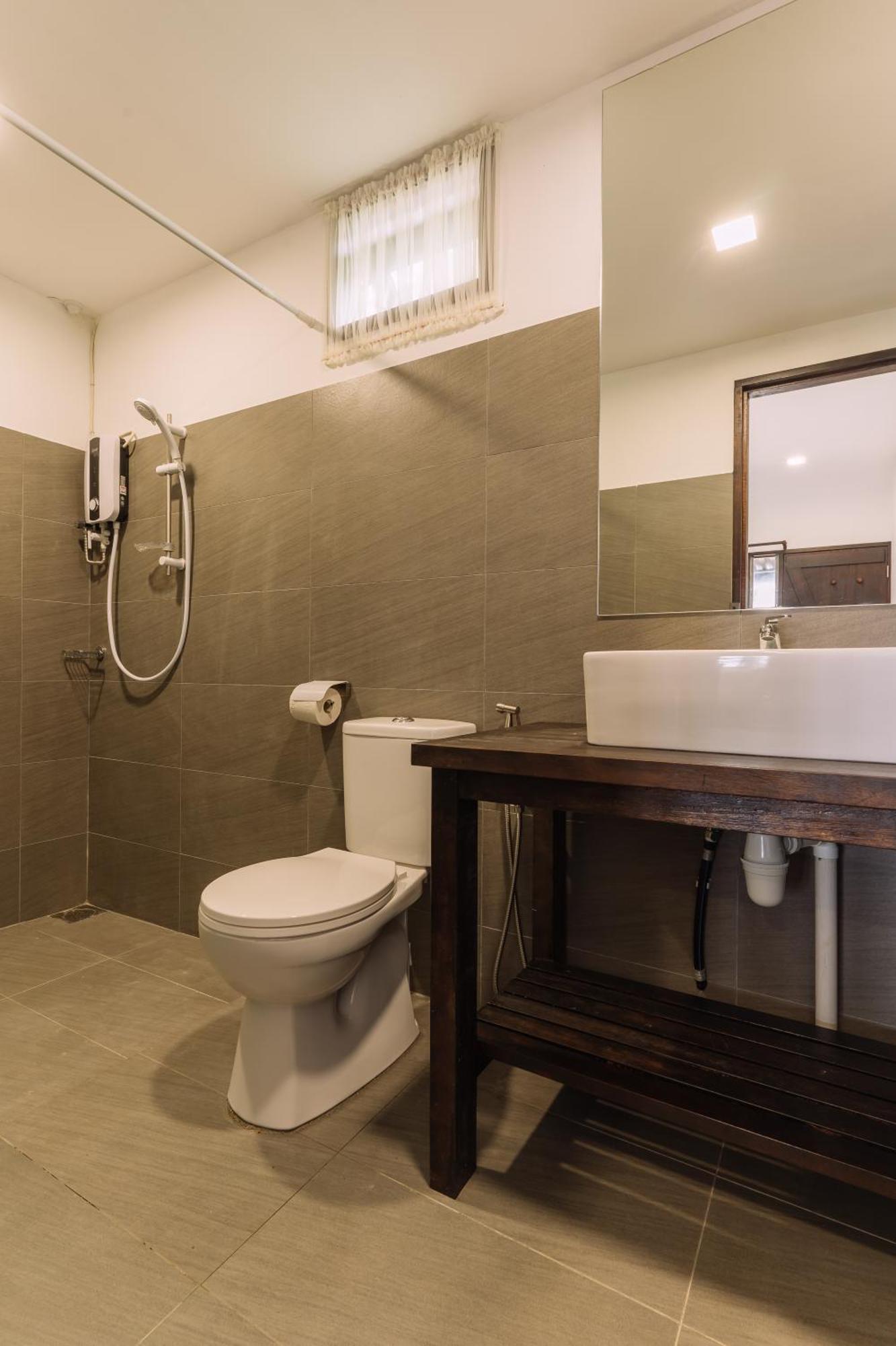 Roxy Sematan Villa & Townhouse エクステリア 写真